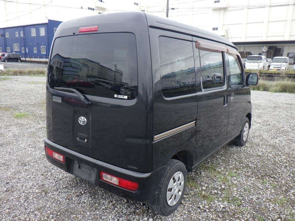TOYOTA PIXIS VAN