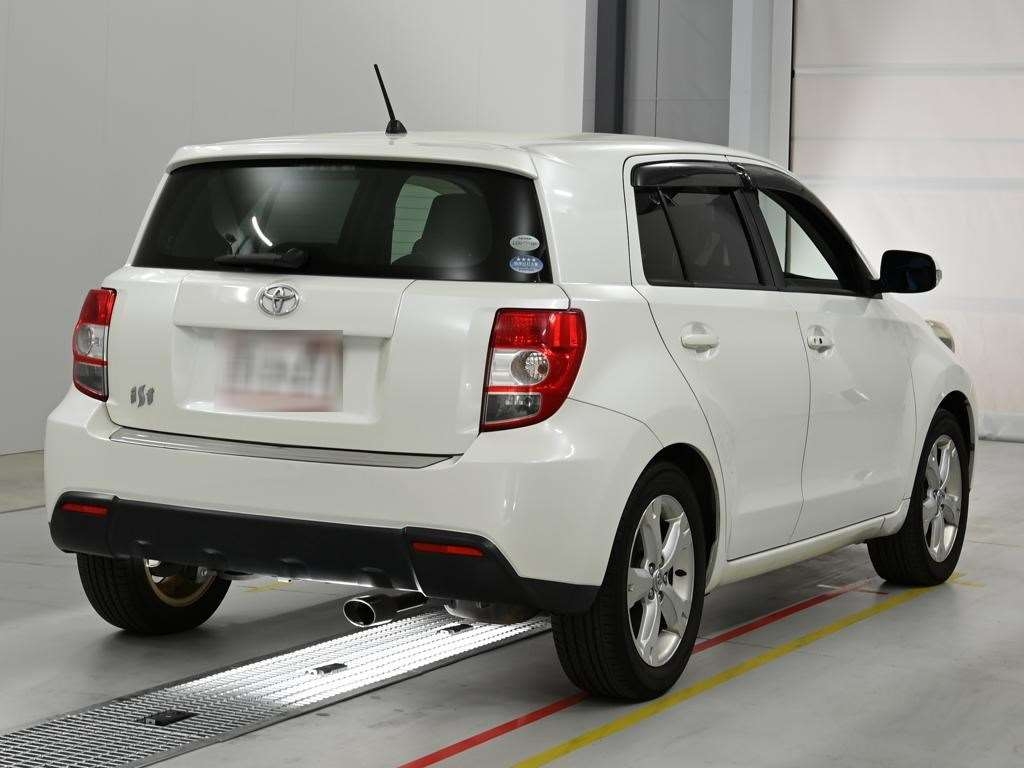TOYOTA IST