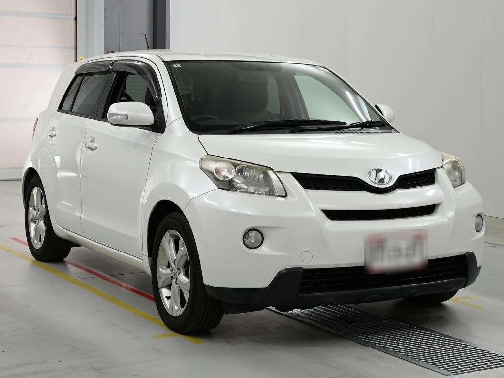 TOYOTA IST