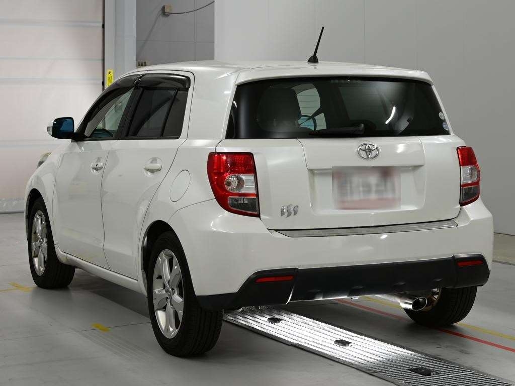 TOYOTA IST