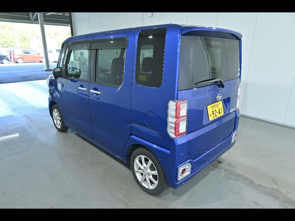 DAIHATSU WAKE