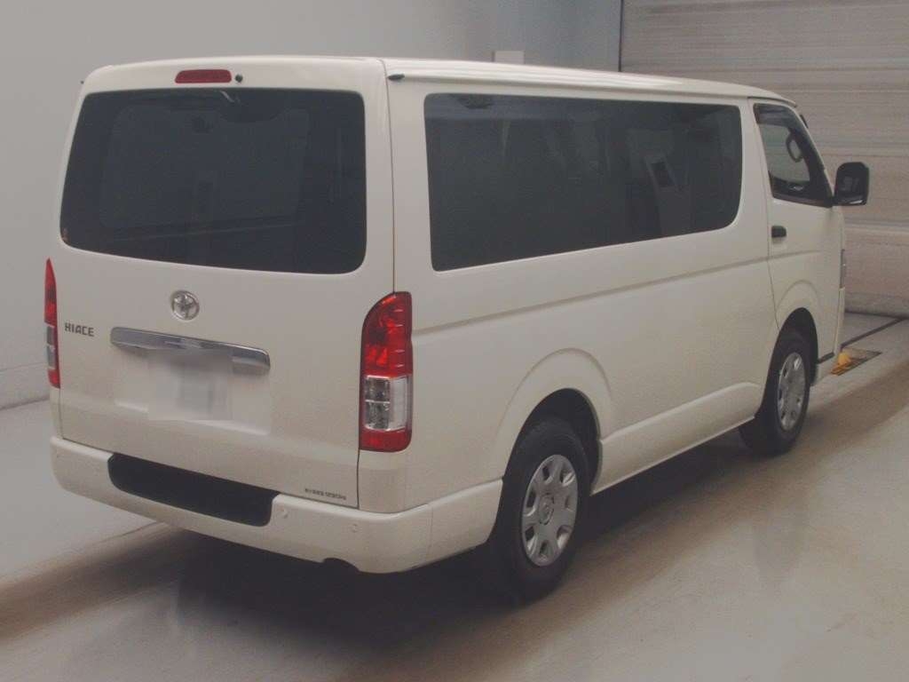 TOYOTA REGIUS ACE