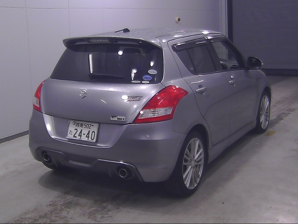 SUZUKI SWIFT