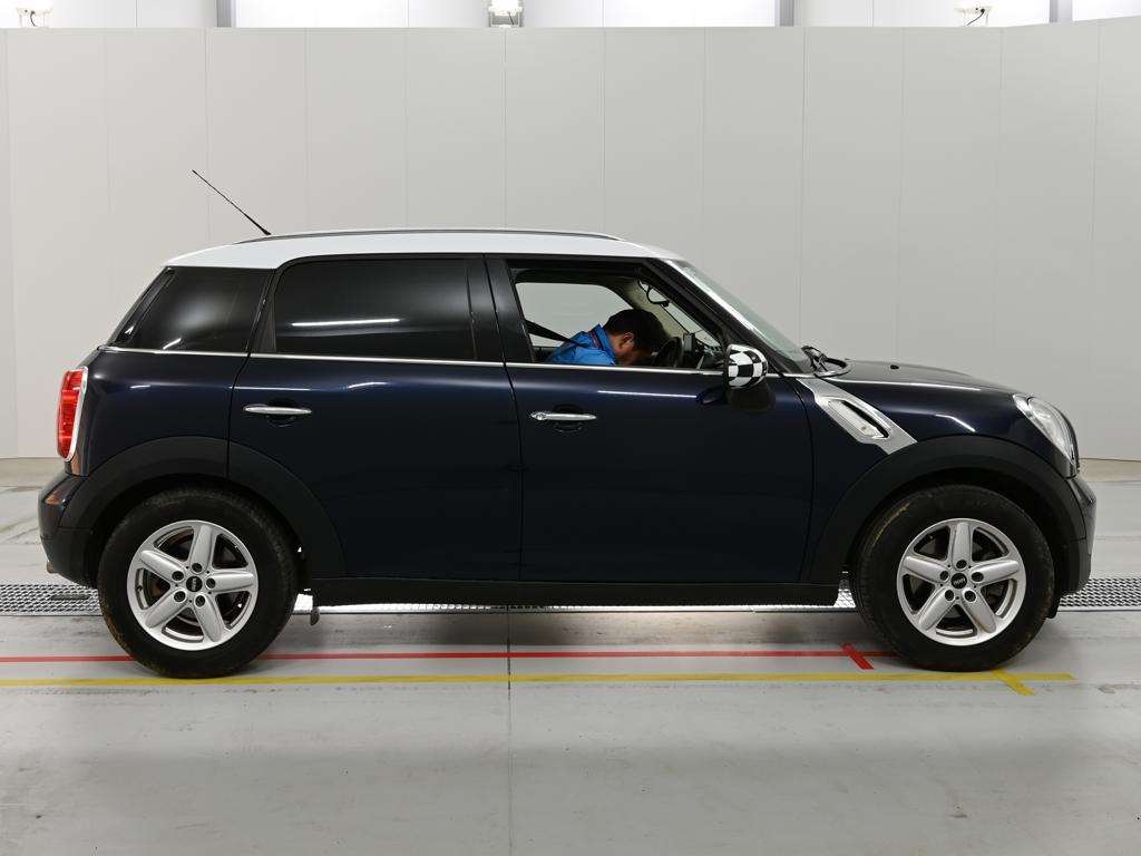 MINI CROSSOVER