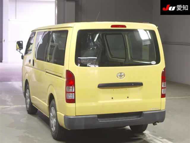 TOYOTA REGIUS ACE