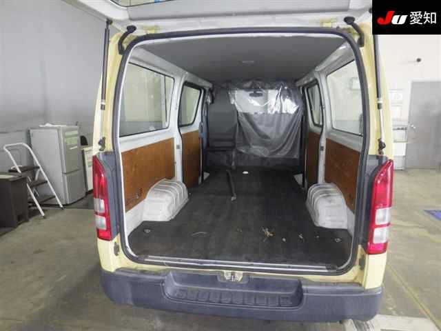 TOYOTA REGIUS ACE