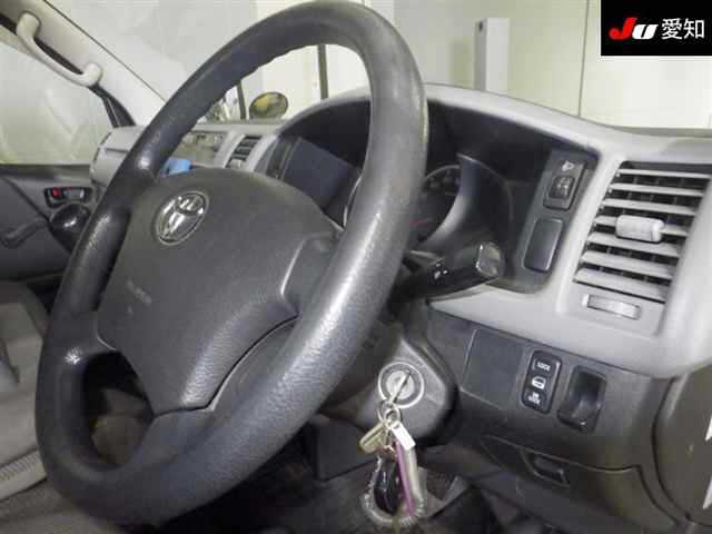 TOYOTA REGIUS ACE