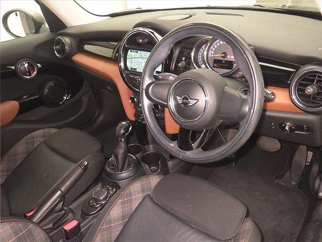 MINI HATCH