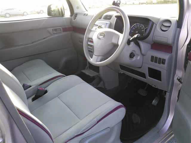 DAIHATSU MOVE CONTE