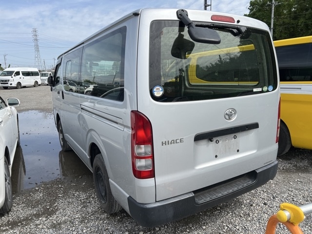 TOYOTA REGIUS ACE