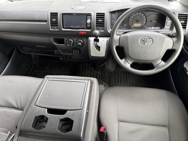 TOYOTA REGIUS ACE