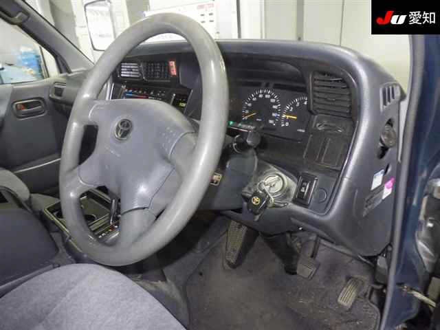 TOYOTA REGIUS ACE