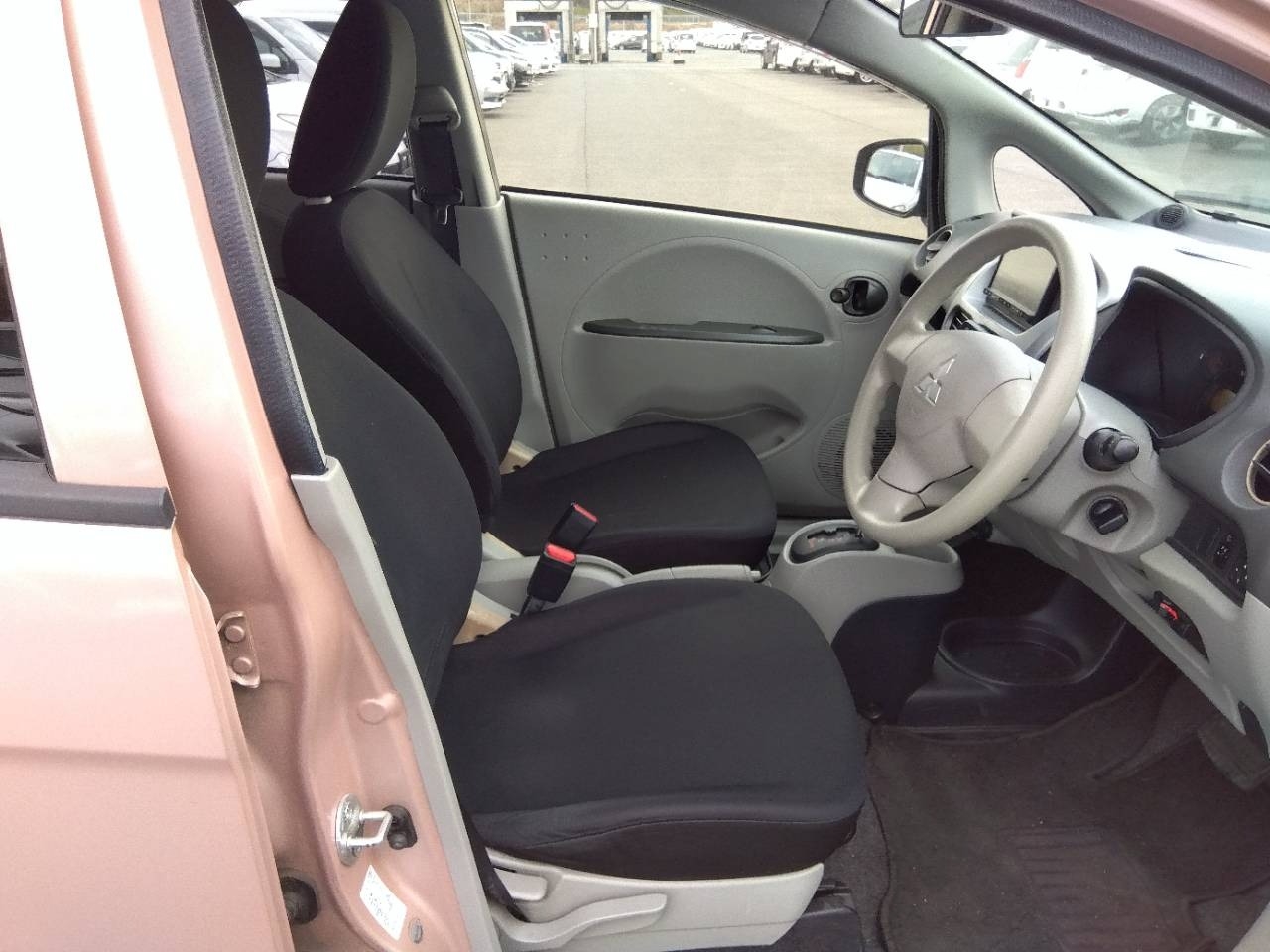 MITSUBISHI I