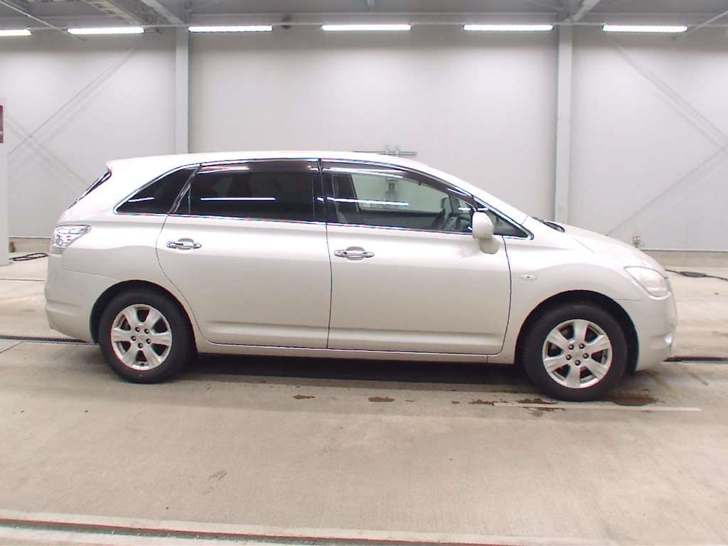 TOYOTA MARK X ZIO