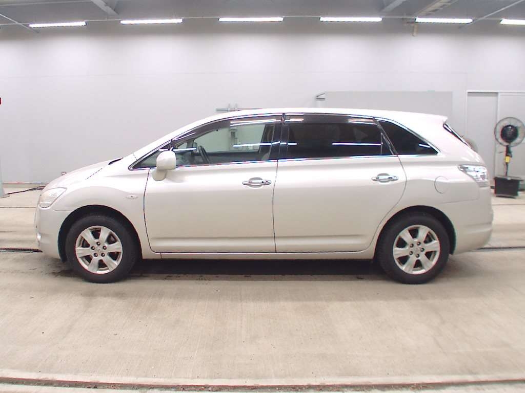 TOYOTA MARK X ZIO