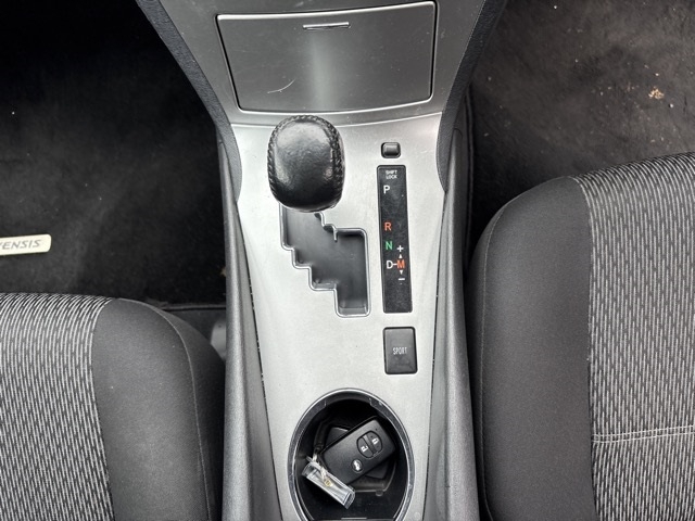 TOYOTA AVENSIS
