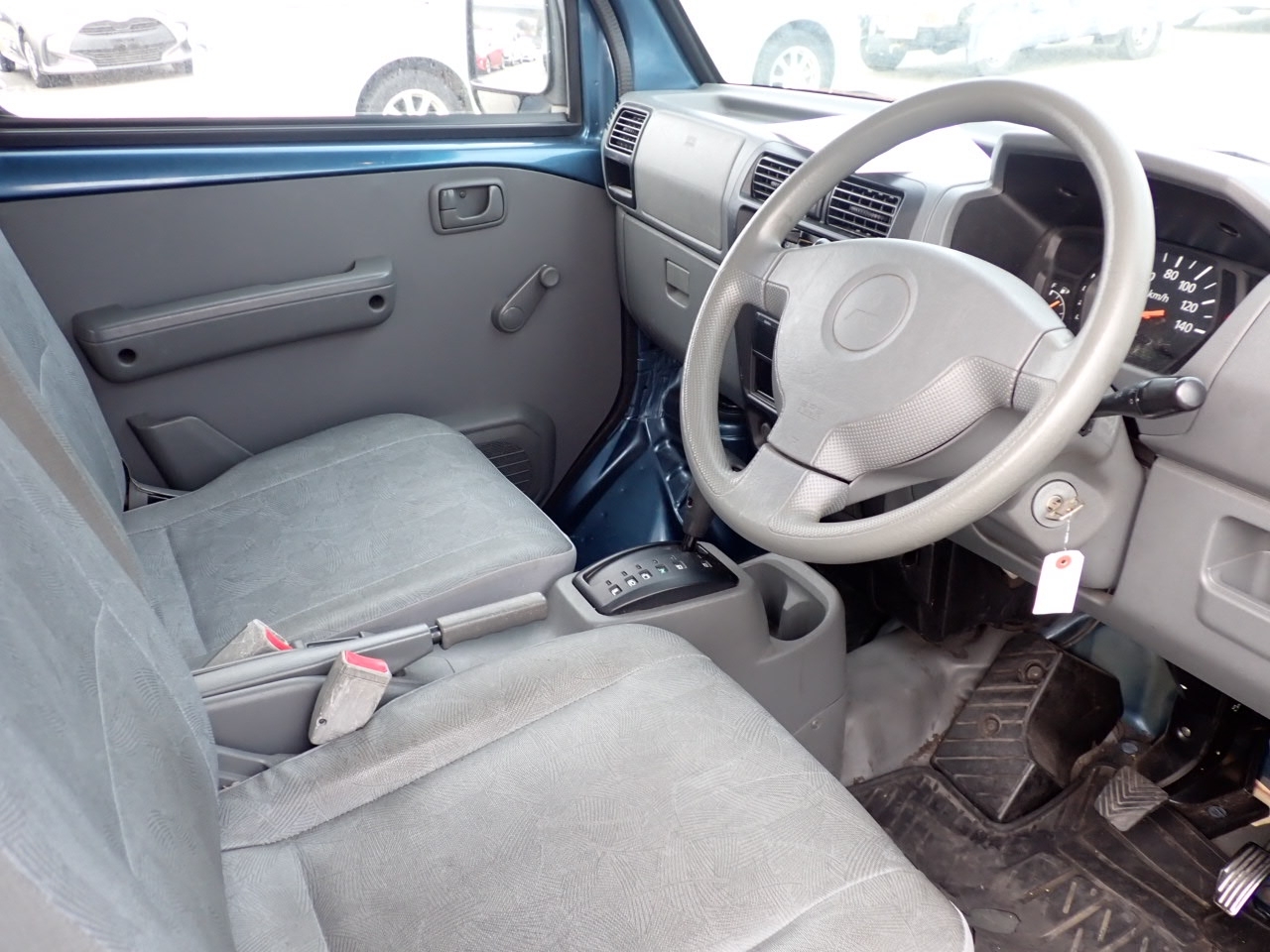 MITSUBISHI MINICAB