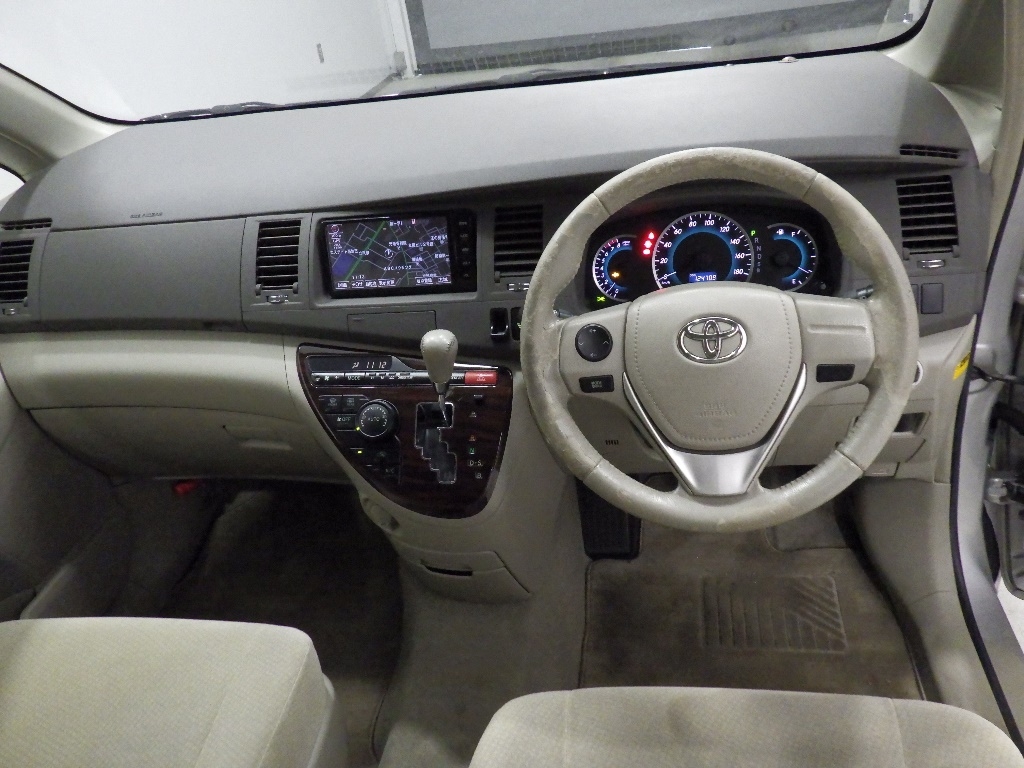 TOYOTA ISIS
