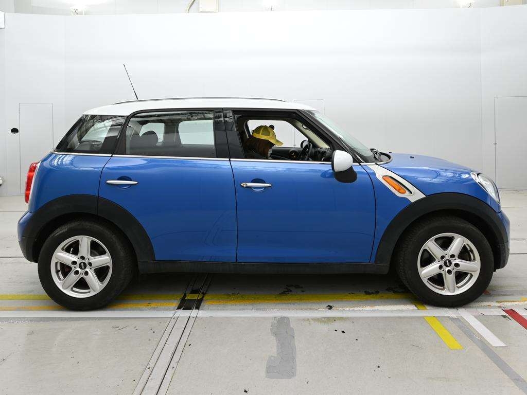 MINI CROSSOVER