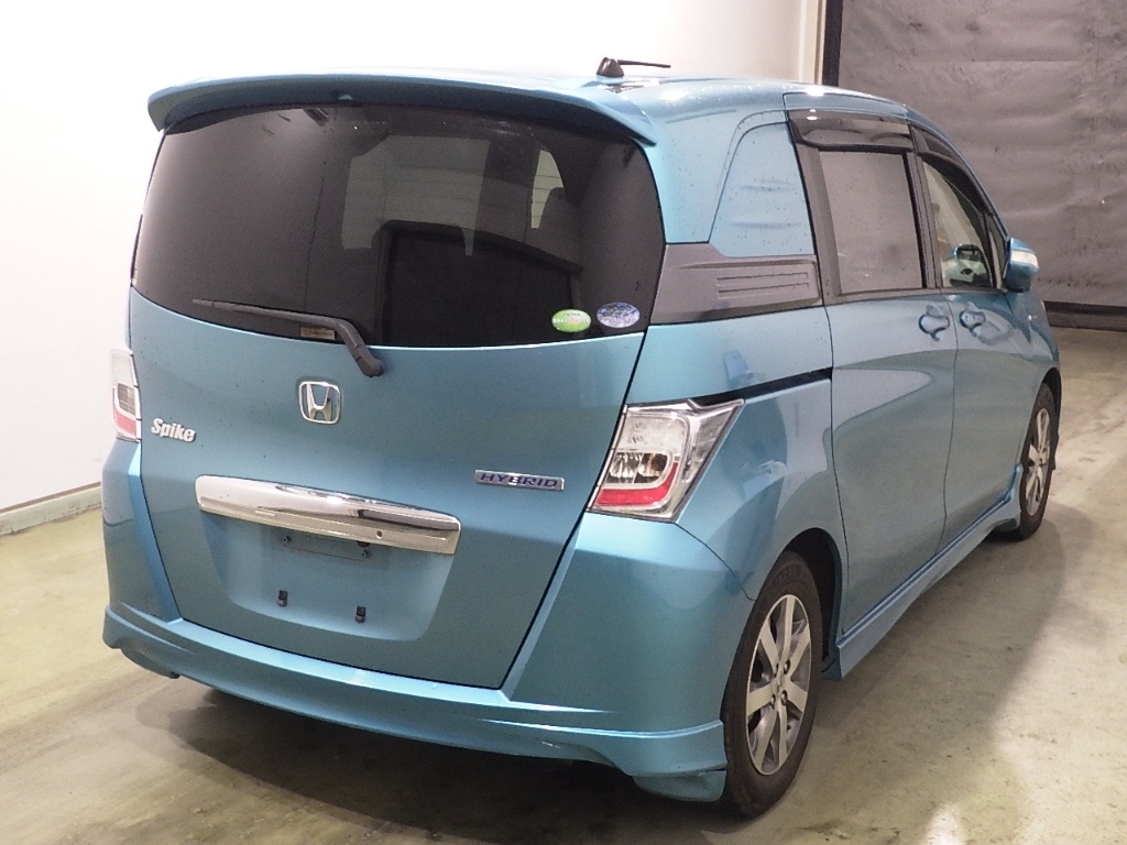 HONDA FREED SPIKE