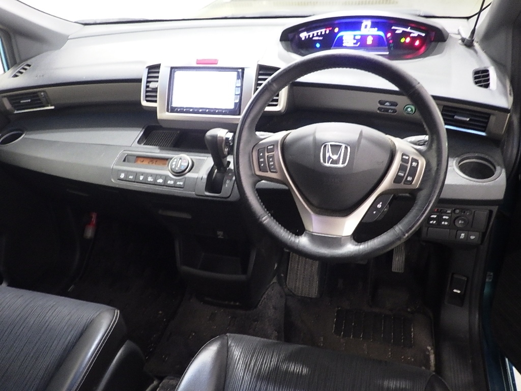 HONDA FREED SPIKE
