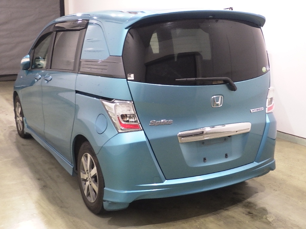 HONDA FREED SPIKE