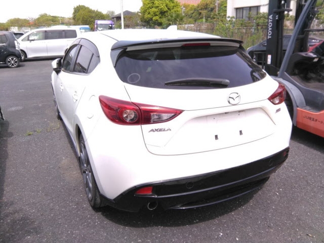 MAZDA AXELA