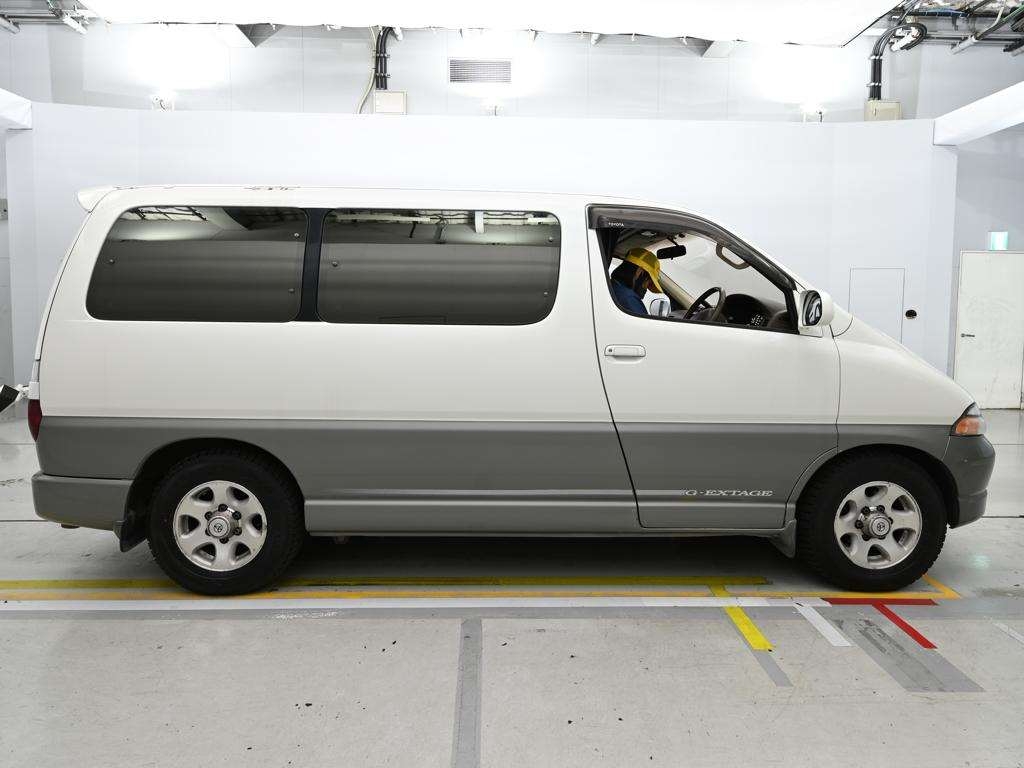 TOYOTA GRANVIA