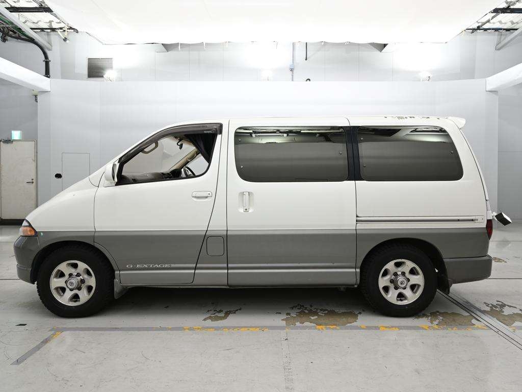 TOYOTA GRANVIA