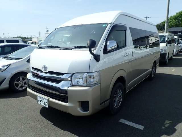 TOYOTA HIACE