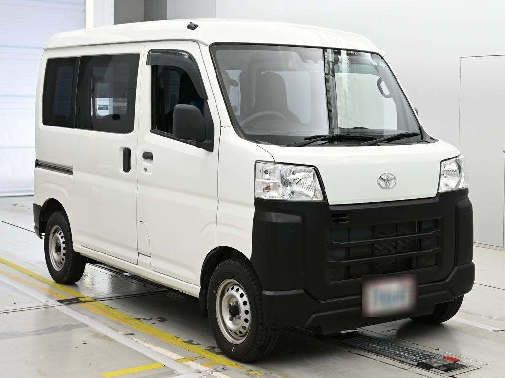 TOYOTA PIXIS VAN