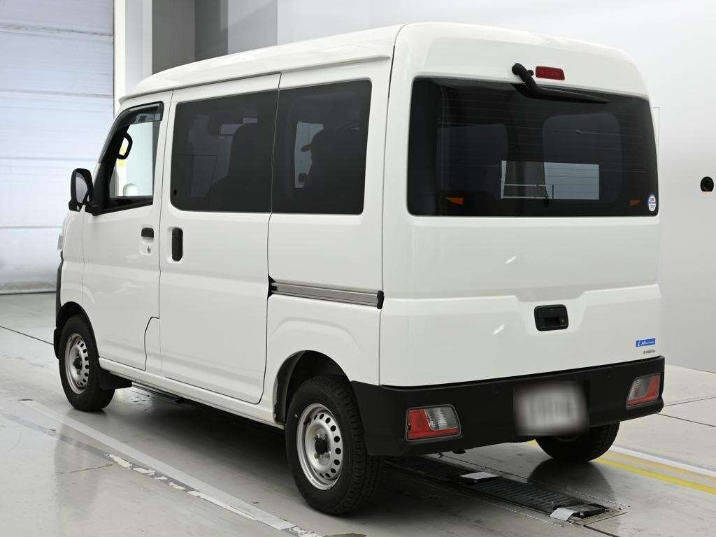 TOYOTA PIXIS VAN