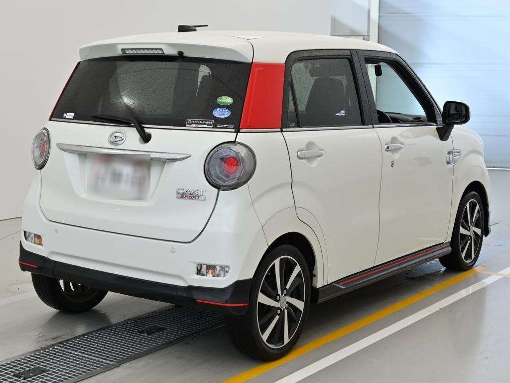 DAIHATSU CAST