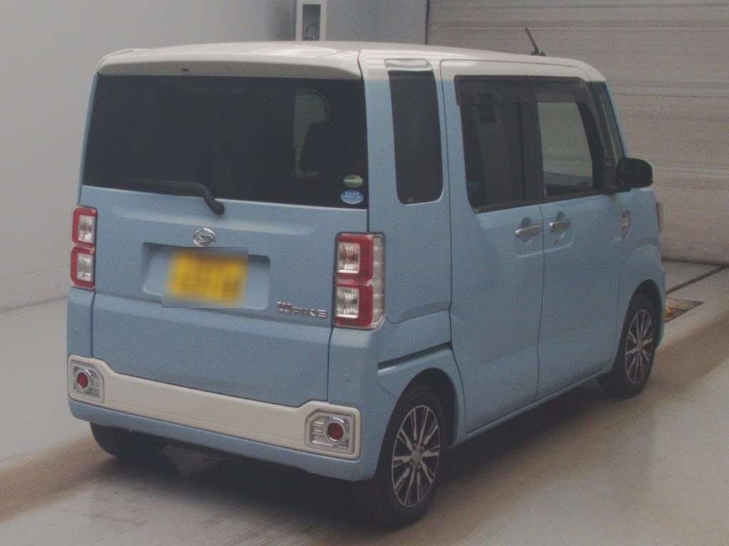 DAIHATSU WAKE
