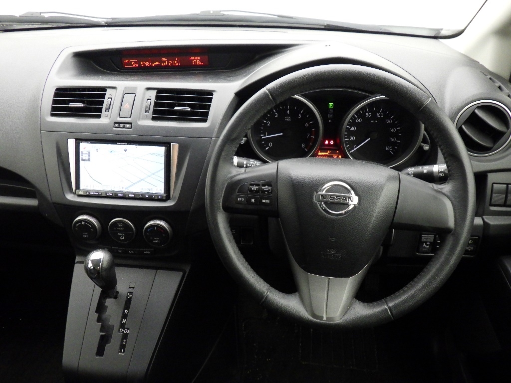 NISSAN LAFESTA