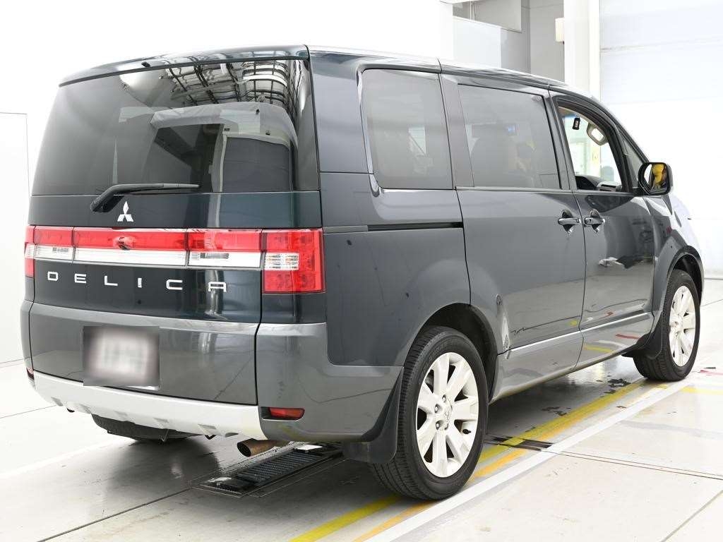 MITSUBISHI DELICA D:5