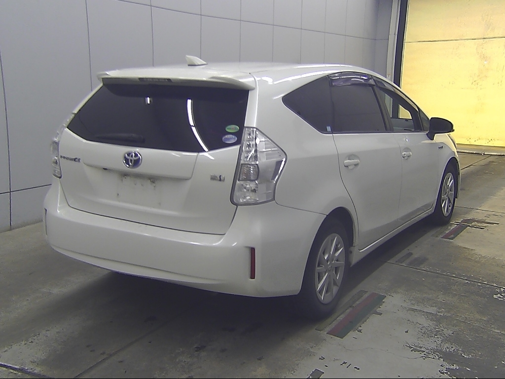 TOYOTA PRIUS ALPHA