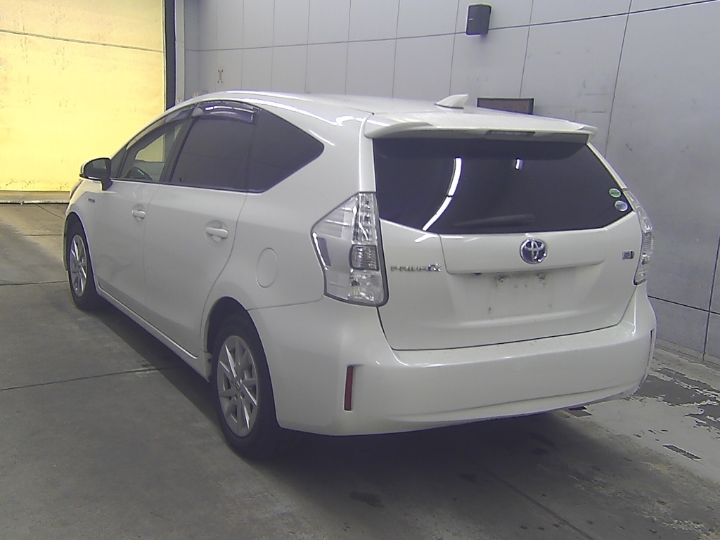 TOYOTA PRIUS ALPHA