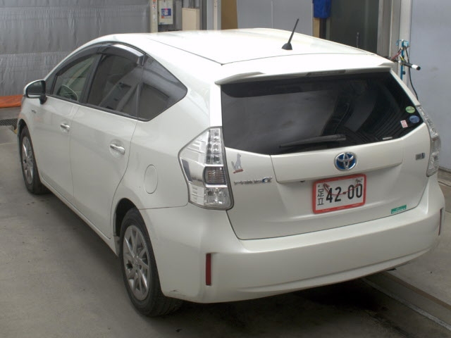 TOYOTA PRIUS ALPHA