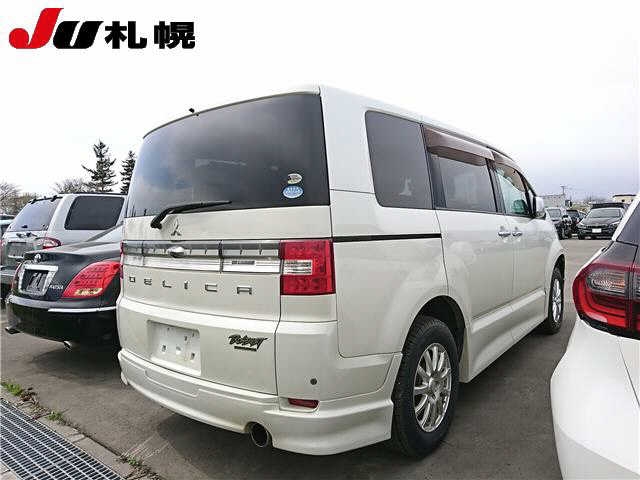 MITSUBISHI DELICA D:5