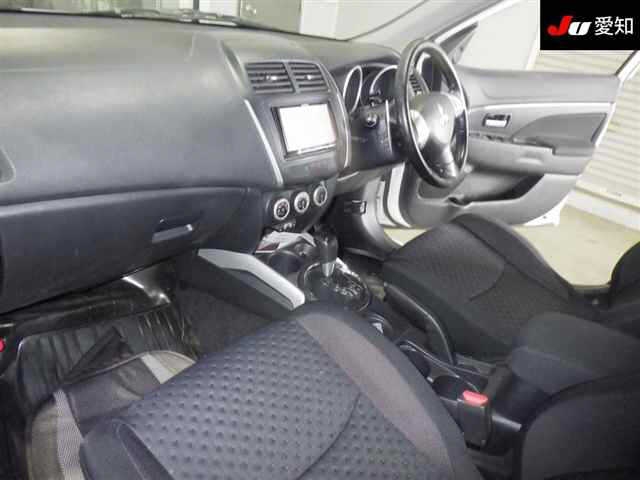 MITSUBISHI RVR