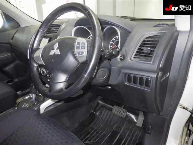 MITSUBISHI RVR
