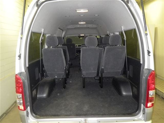 TOYOTA HIACE