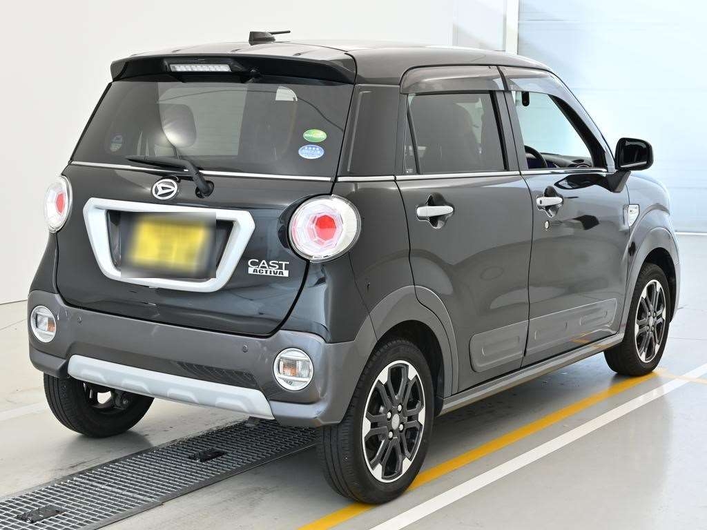 DAIHATSU CAST