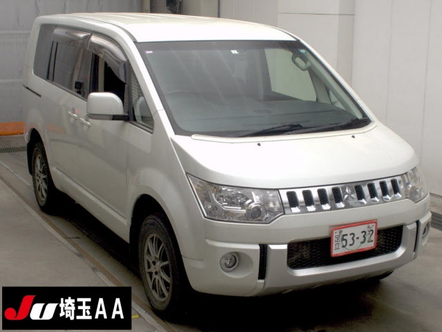 MITSUBISHI DELICA D:5