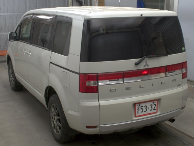MITSUBISHI DELICA D:5