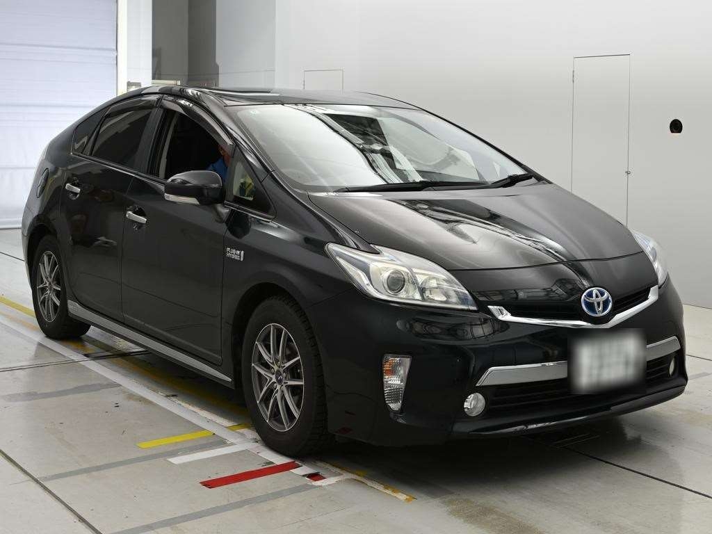 TOYOTA PRIUS PHV