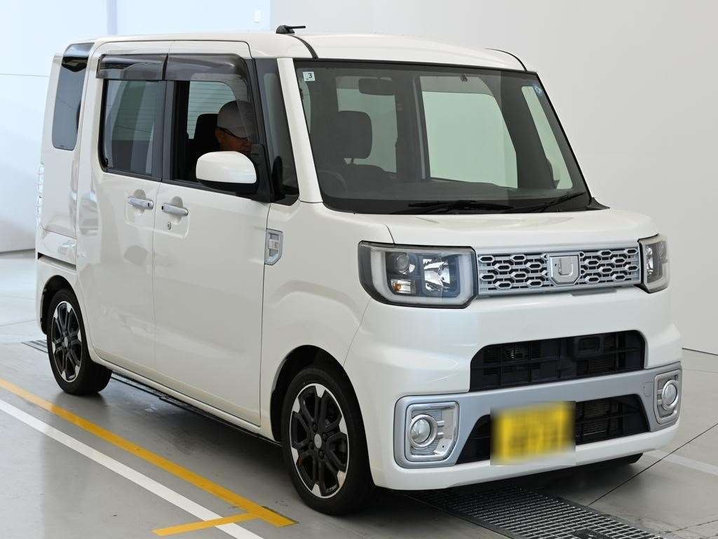 DAIHATSU WAKE
