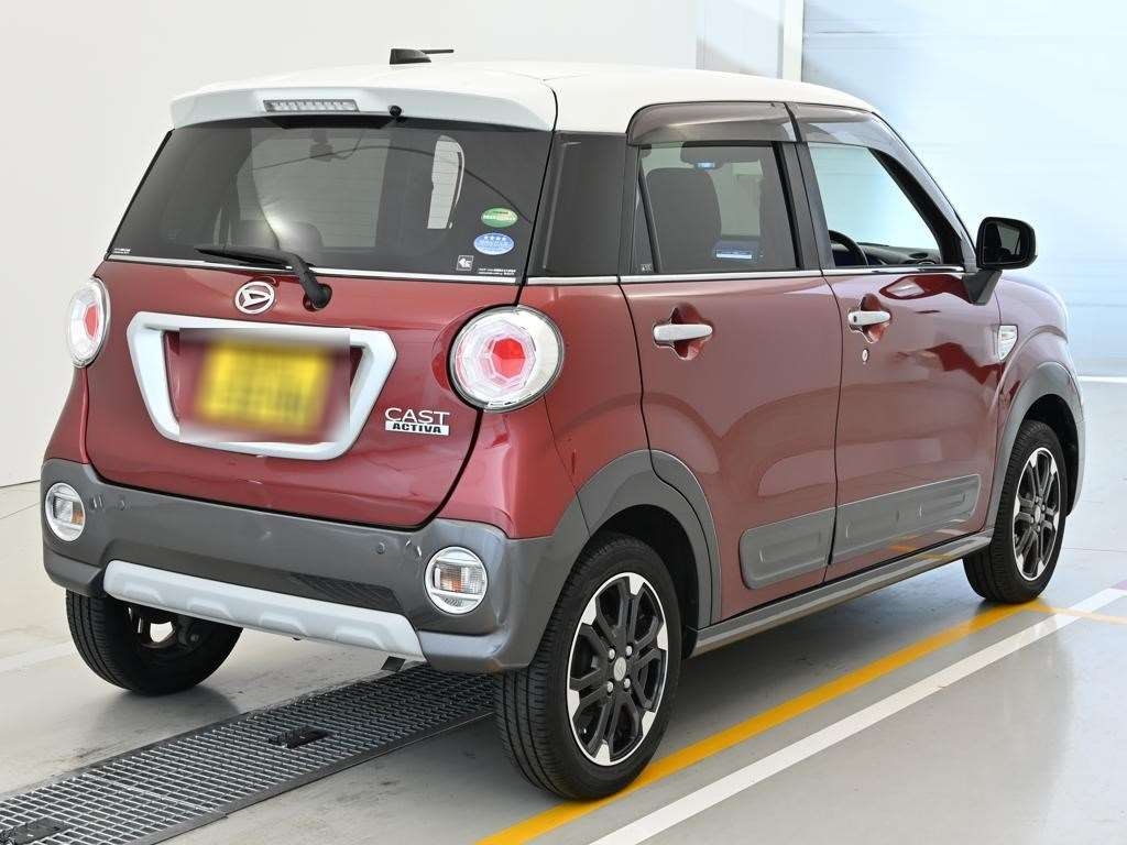 DAIHATSU CAST