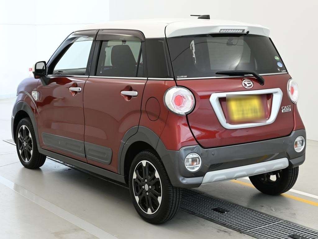 DAIHATSU CAST
